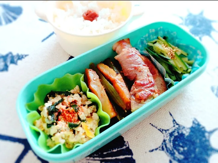 Snapdishの料理写真:旦那への夜勤弁当
❥ニラ玉煎り豆腐
❥フキとさつま揚げの炒め煮
❥アボカドの豚肉巻き
❥キュウリのナムル|🌻ako ·͜·♡peco🌻さん