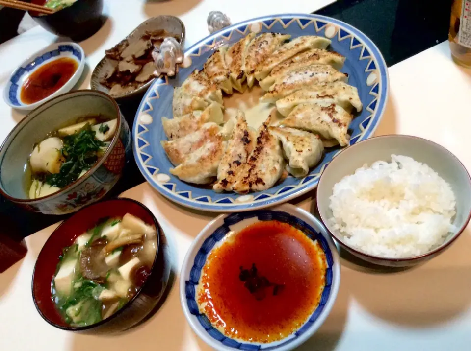 餃子と筍の煮物とナメコのお味噌汁で晩御飯|Takeshi  Nagakiさん