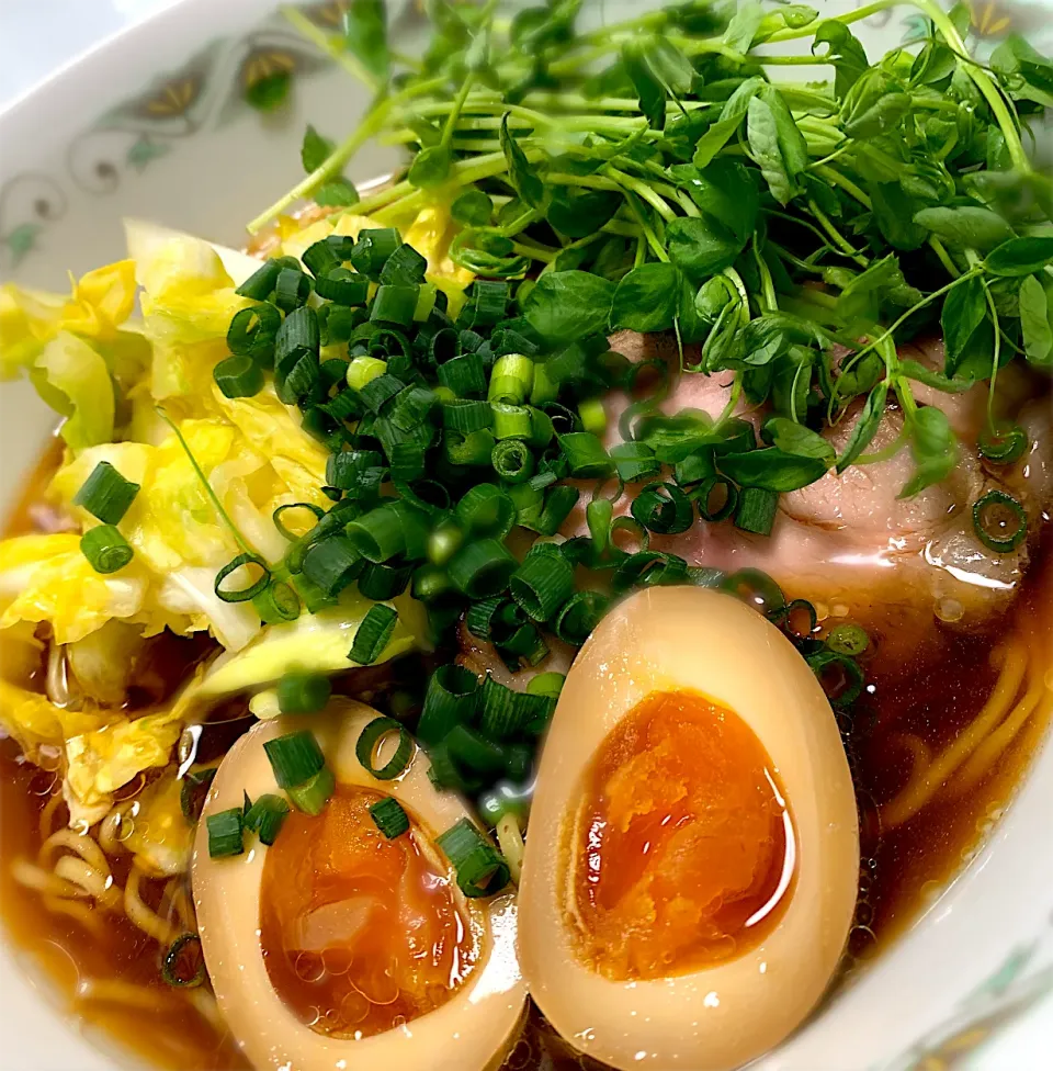 Snapdishの料理写真:野菜たっぷりラーメン🍜　(๑˃̵ᴗ˂̵)و|bamazooさん