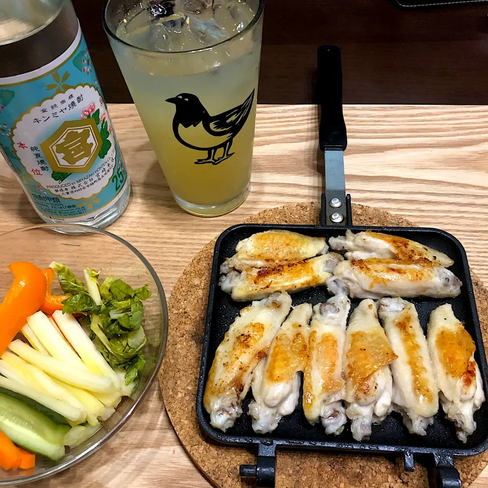 Snapdishの料理写真:焼き鳥🐓とレモンサワー🍋|Jean Nobyさん