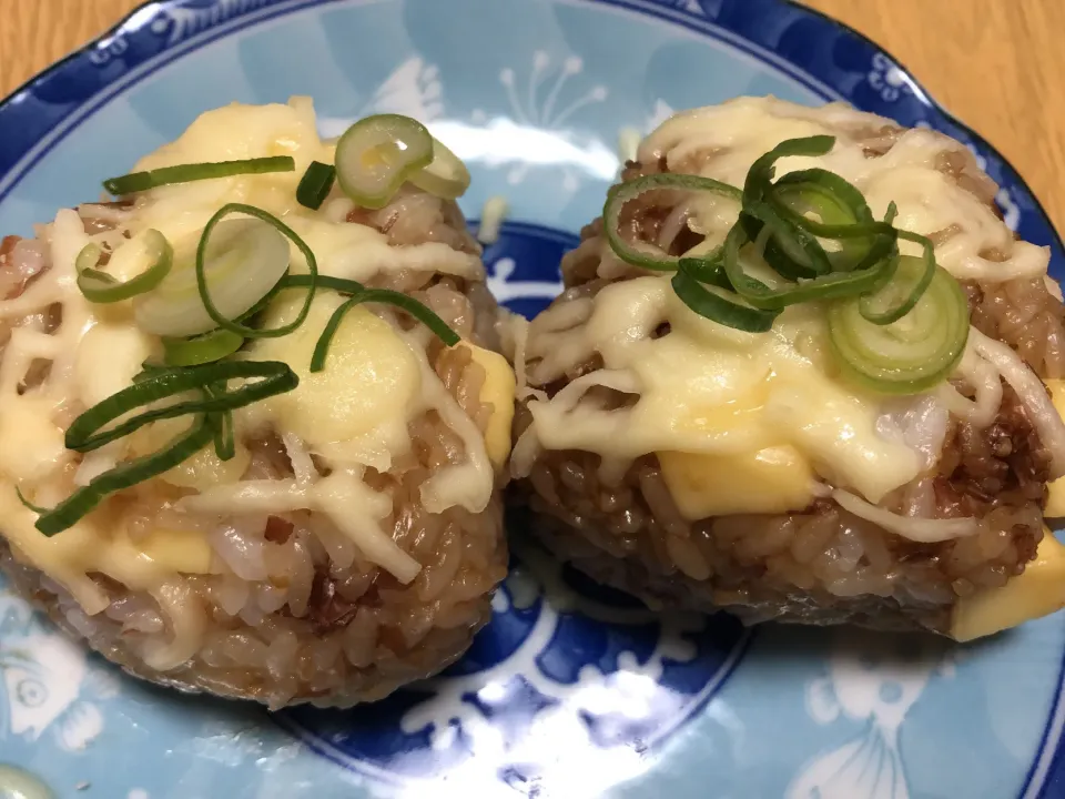 チーズ焼きおかかおにぎり|うみさん