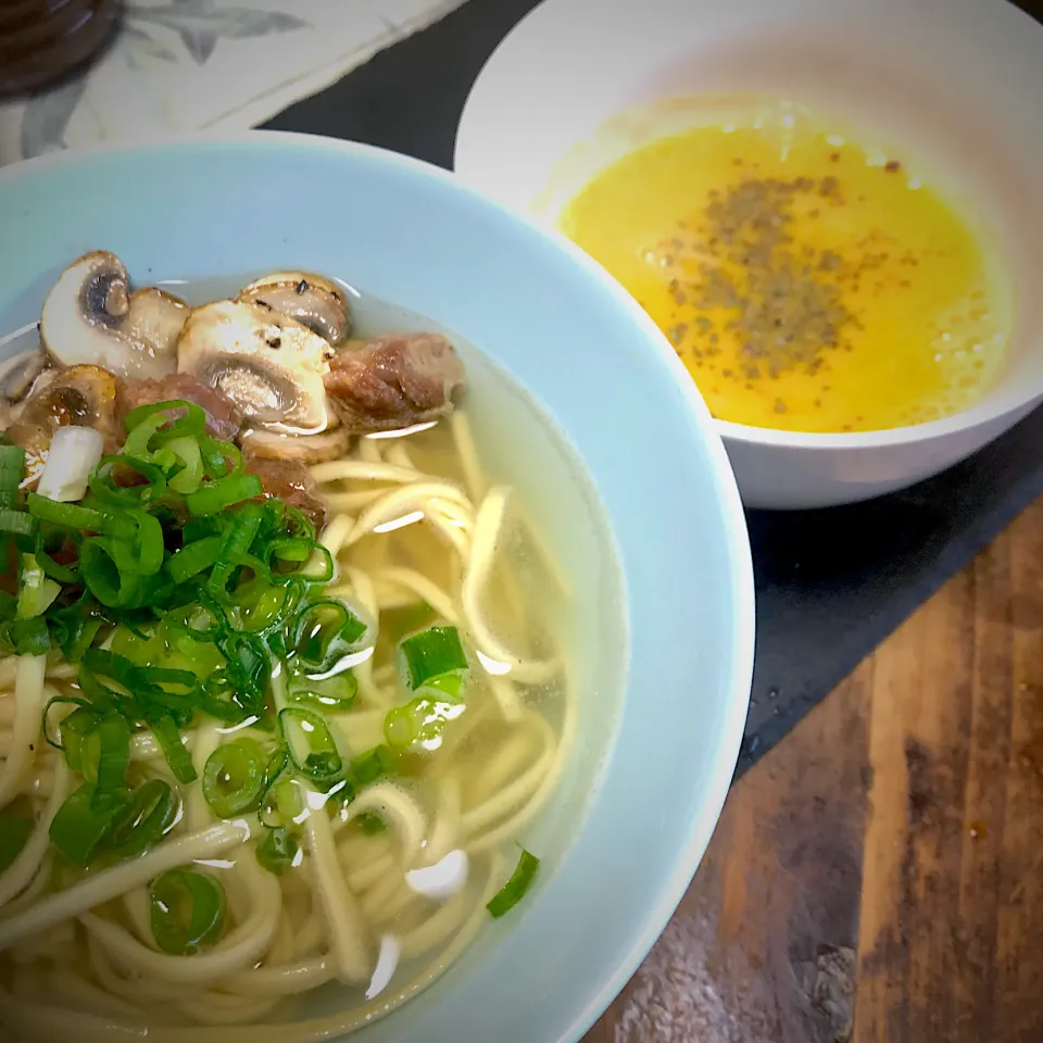 Snapdishの料理写真:かぼちゃスープとソーキ蕎麦|ＲＹＨ ＦＯＯＤＺ🌴🥥さん