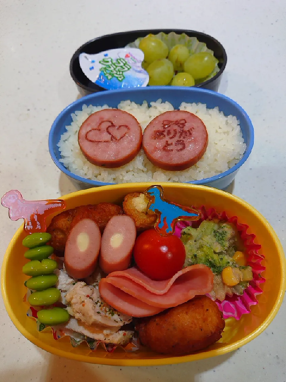 Snapdishの料理写真:子供の三段お弁当😋|みぽりん♪さん