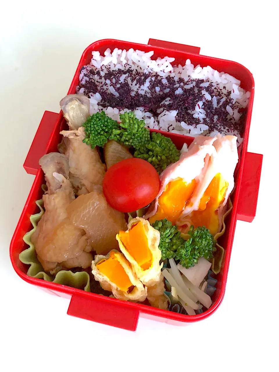 Snapdishの料理写真:鶏手羽と大根の煮物弁当♪|ikumonさん