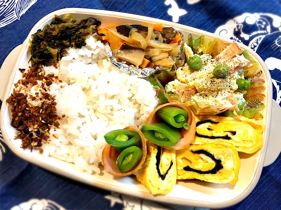 サラ弁　　　　　　　　　　　　　　　　　　ポテサラ　海苔巻き卵焼き　切干大根煮　　スナップえんどうハム巻き|じゅんさんさん