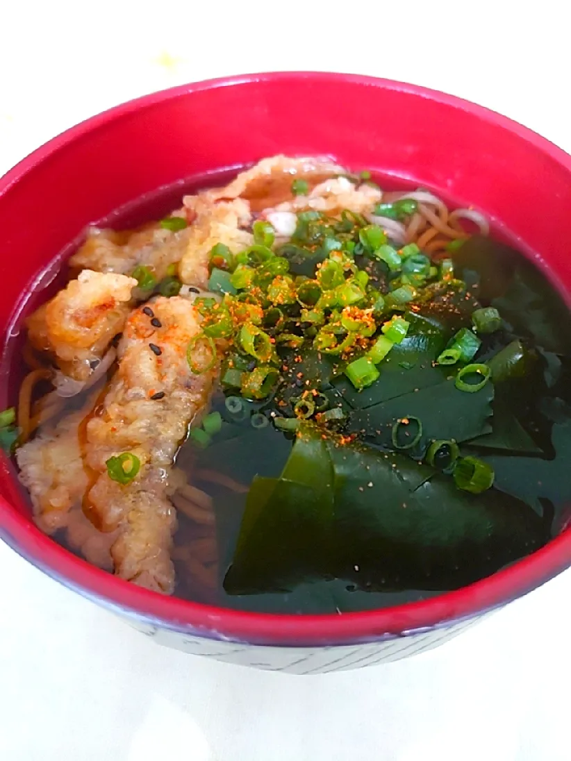 Snapdishの料理写真:新ワカメのお蕎麦
コリコリおいしかった😋🍴💕|🍒ふみりん🍒さん