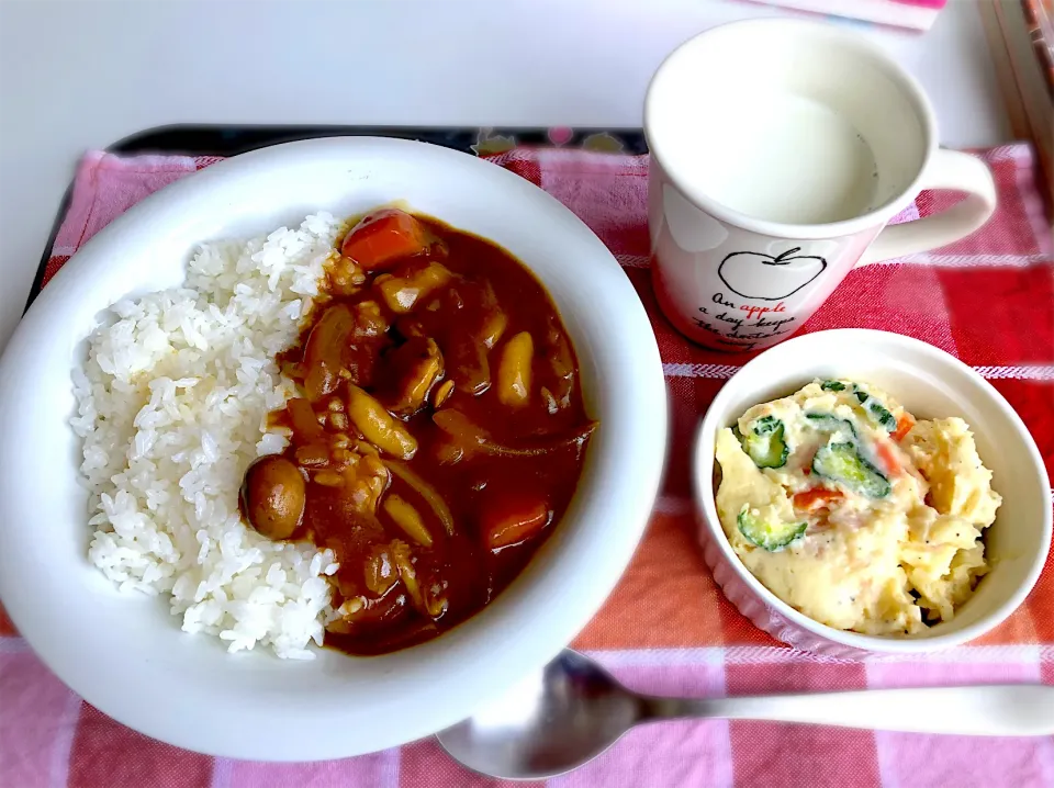 野菜カレーとポテトサラダ|kyoさん