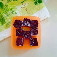 Snapdishの料理写真:Homemade chocolate cranberries square.|Yoyo's Kitchenさん