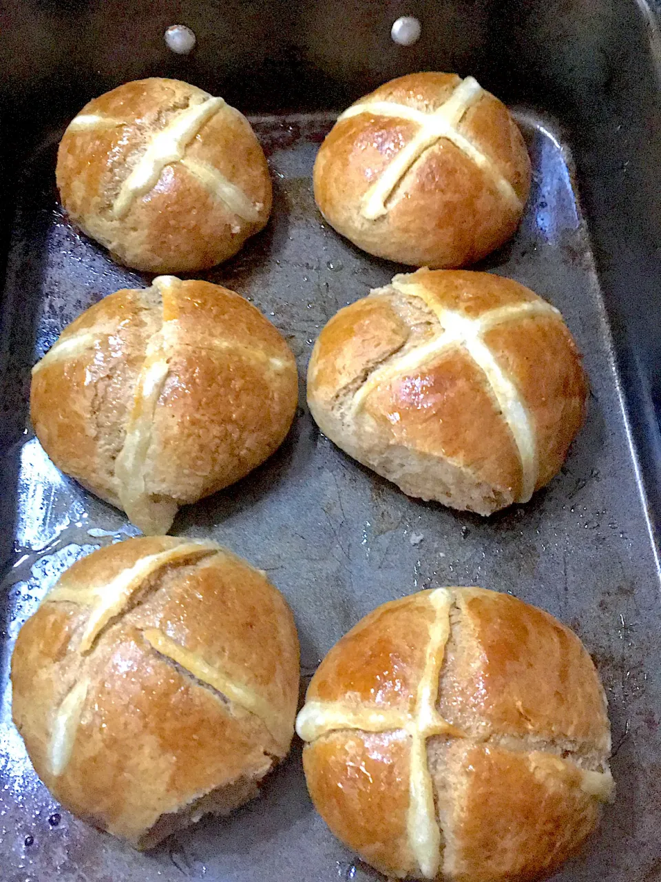 Hot cross buns.... not so perfect but very tasty|Fifiさん