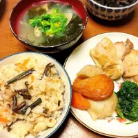 Snapdishの料理写真:山菜ご飯、鶏肉の山椒焼き、ほうれん草の胡麻和え、里芋の煮物、あさりの味噌汁|あるくさん