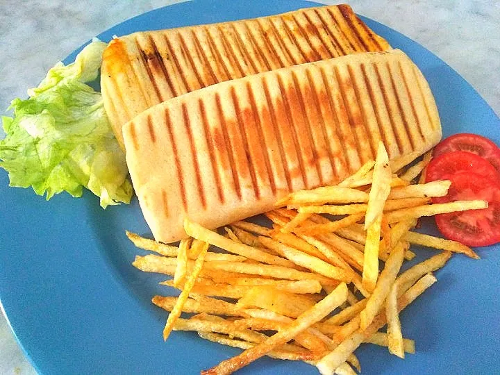 Chicken homemade sandwich|Tunisian Home Madeさん