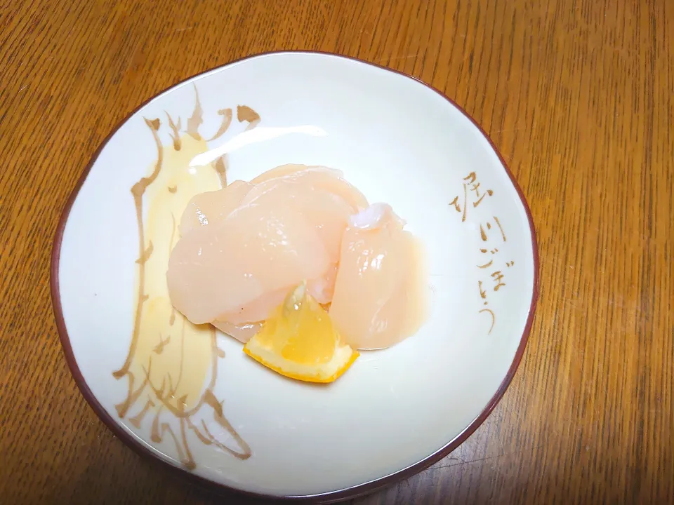 Snapdishの料理写真:ホタテ貝柱刺身|Akiko Nakamotoさん