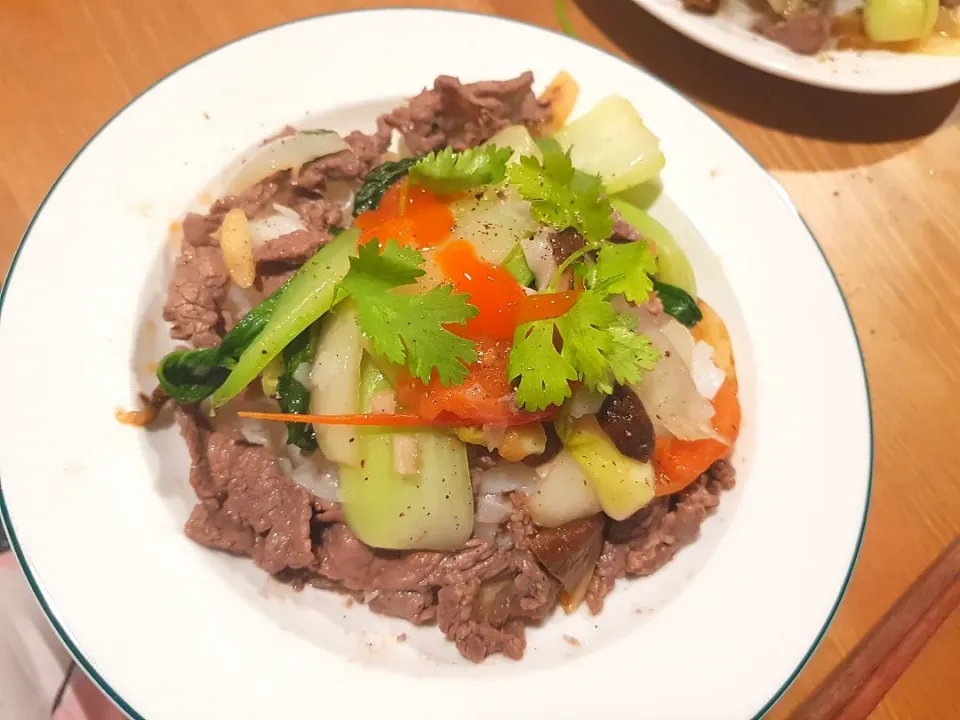 phở xào thịt bò / fried noodle with beef and bok choy|vananhdoさん