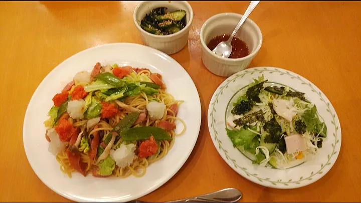 💕春野菜の辛子明太パスタ♡春キャベツ・スナップエンドウ入り♡大根おろし添え💕|yuiママさん