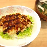 Snapdishの料理写真:【昼定食】ササミチーズカツ丼　定食。|okaasansyokudouさん