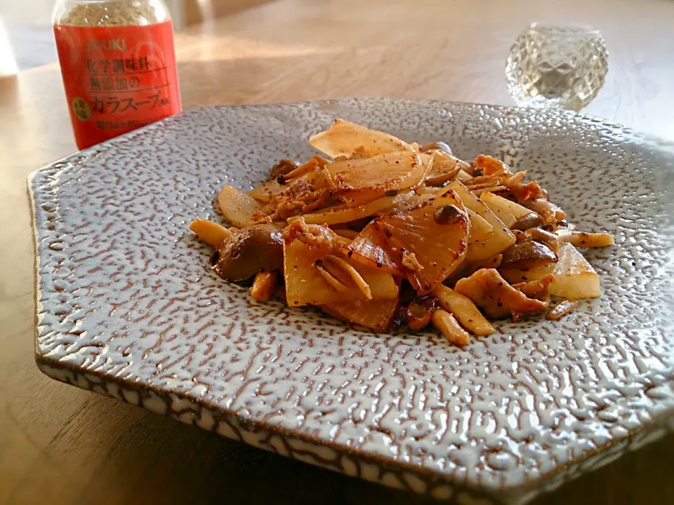 焼き大根と豚こまの黒胡椒風味|古尾谷りかこさん