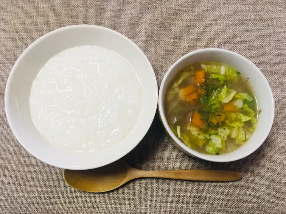 Snapdishの料理写真:白粥と野菜スープ|morimi32さん