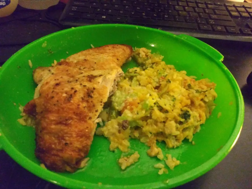 rotisserie thighs and broccoli rice casserole|joanna mooreさん