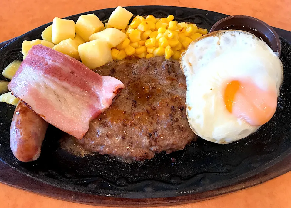 Snapdishの料理写真:サイゼリアのミックスグリル😊|なお🅿️さん