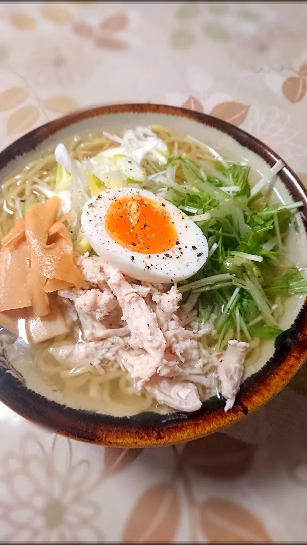 Snapdishの料理写真:塩ラーメン🍜お父さんのお昼ご飯！|ユミさん