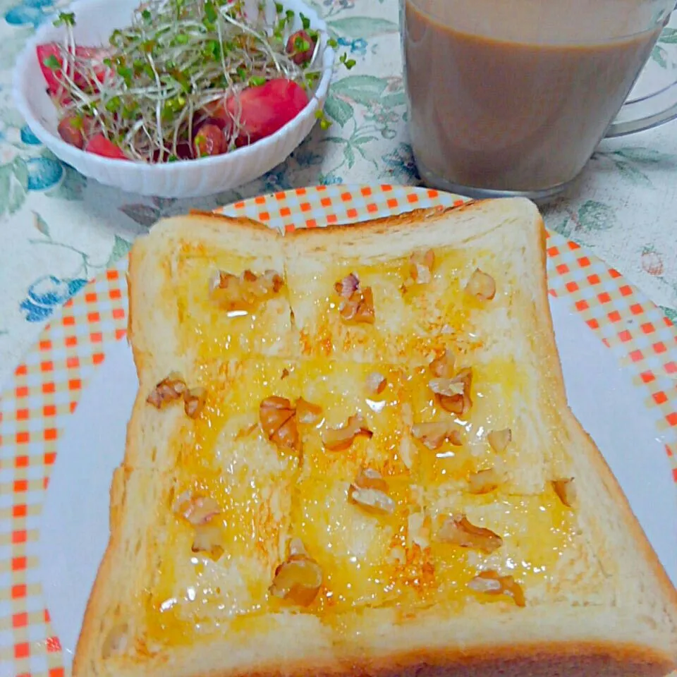 ハニートースト🍞ハニーバターくるみトースト|うたかた。さん