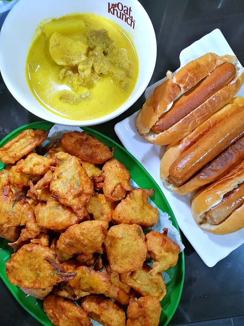 Cekodok & sausage bun|azirasamsuddin771008055774さん