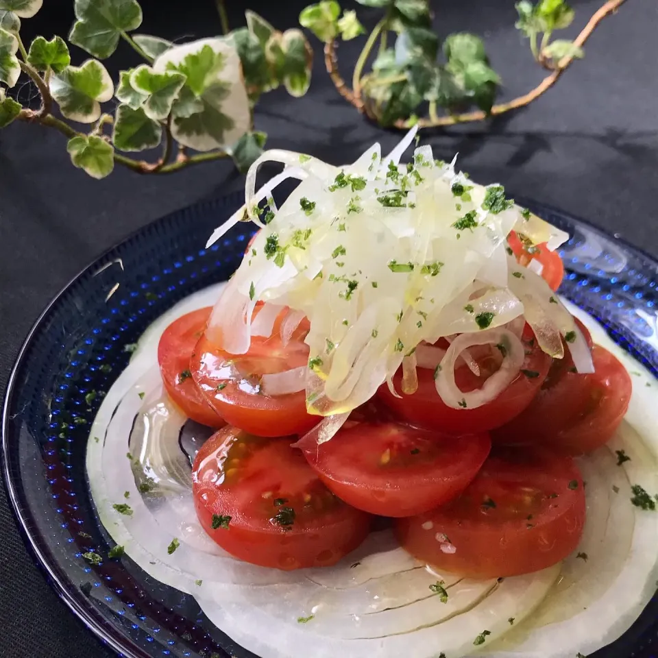 🍅🥗とってもシンプルなミディトマト🍅と新玉ねぎ🧅のサラダ🥗🍅|Hollyさん