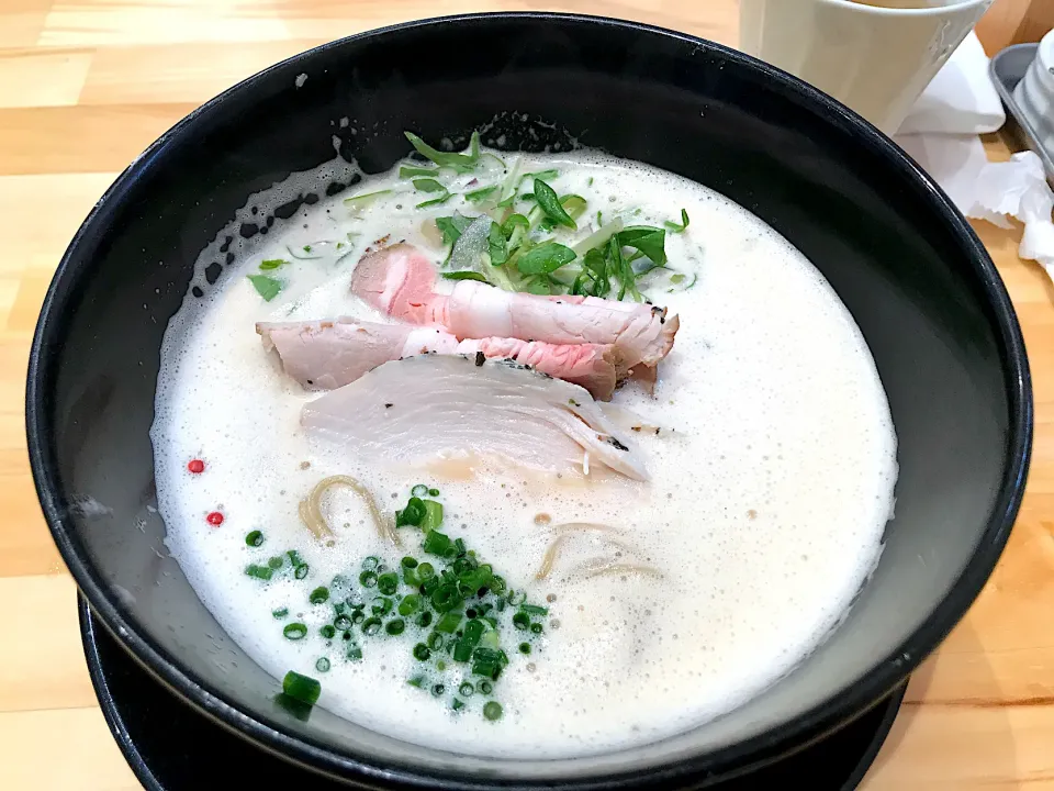 Snapdishの料理写真:麺屋獅子丸　伊勢海老🦞ラーメン|なお🅿️さん