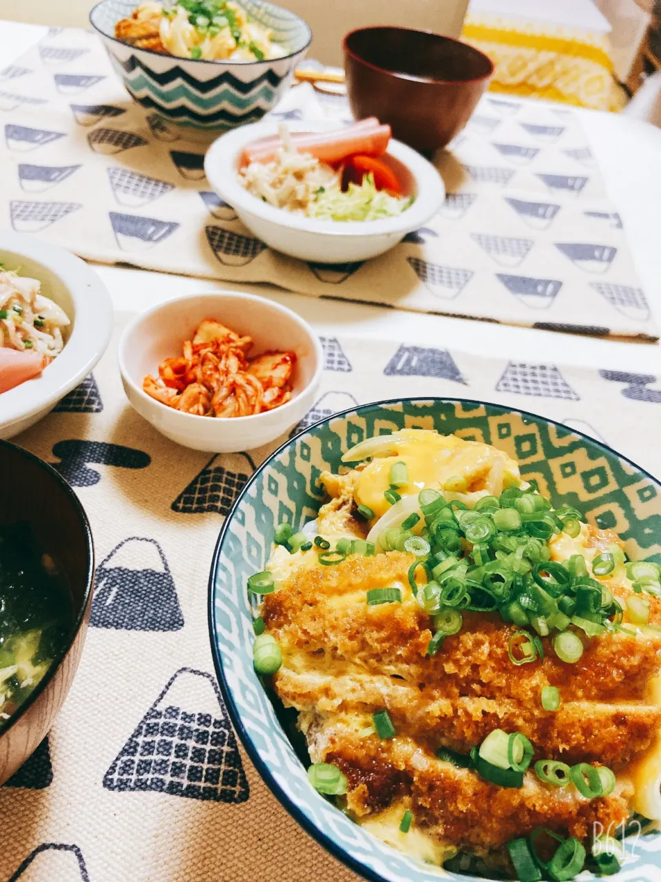 今日の晩御飯☺️豚カツの次の日はカツ丼😁|ゆきさん