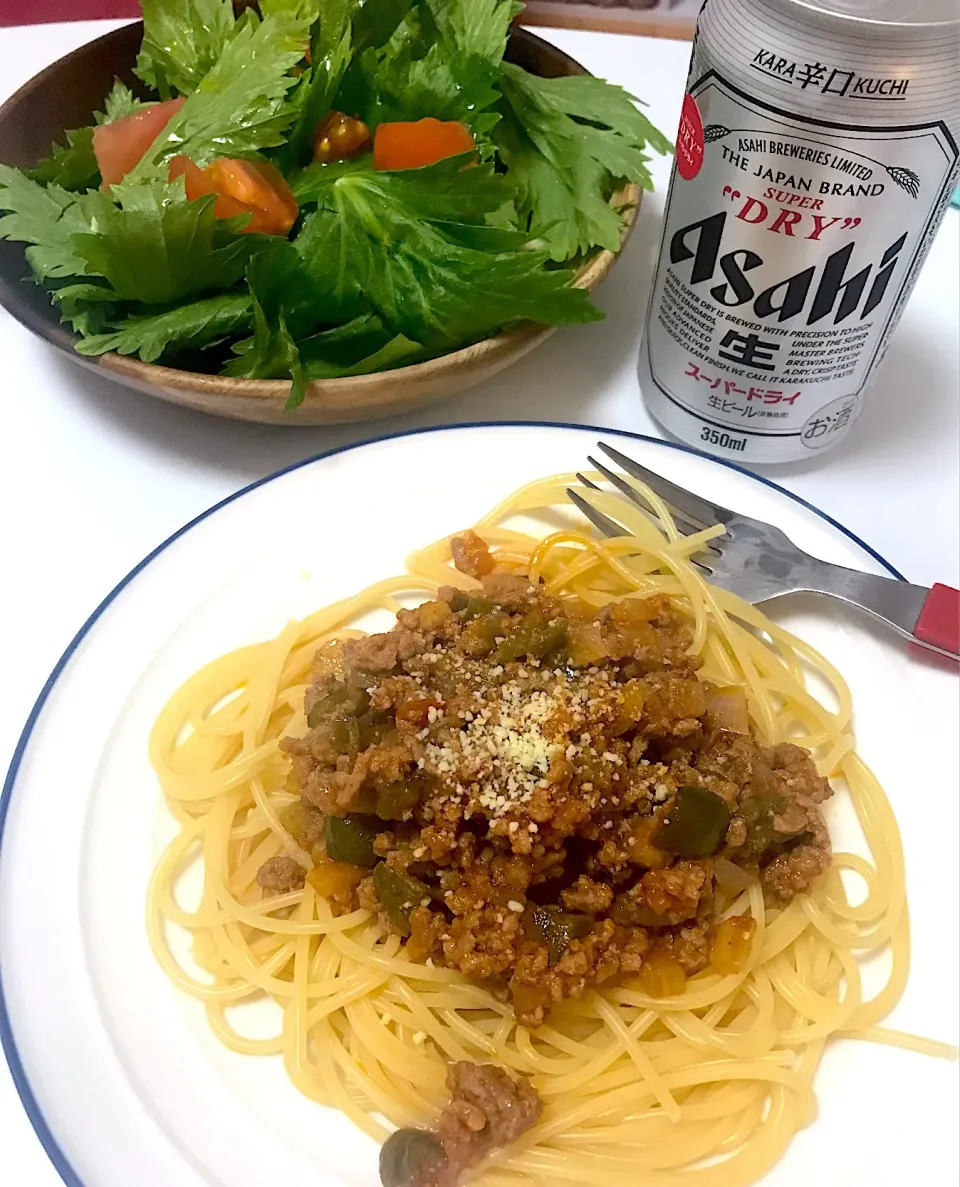 Snapdishの料理写真:ミートソース、セロリの葉っぱサラダ|Masamiさん