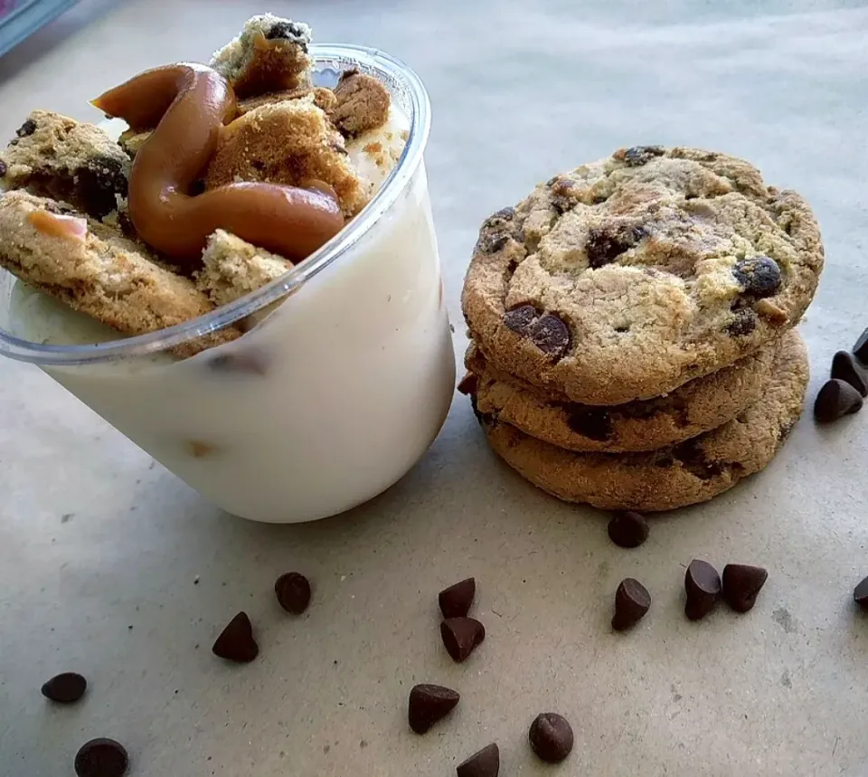 Rosa blanca+galletas con chips de chocolate
📲Tienda Virtual ⏰Lun-Dom 9:00 am - 6:00 pm 
Pedidos 📲 Direct o Wsp ⬇️
📲3103971077
Pitalito, Huila
.
 Alegrando tu|dulcemarcelaさん