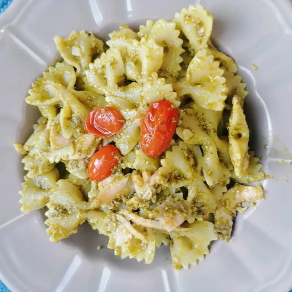 Snapdishの料理写真:Farfalle al posto e pomodorini|Simmyさん