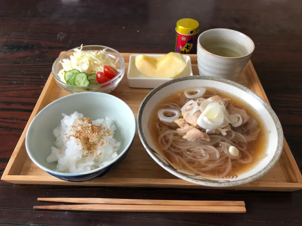 Snapdishの料理写真:#鶏そば、#サラダ、#りんご|tatsuya_kidさん