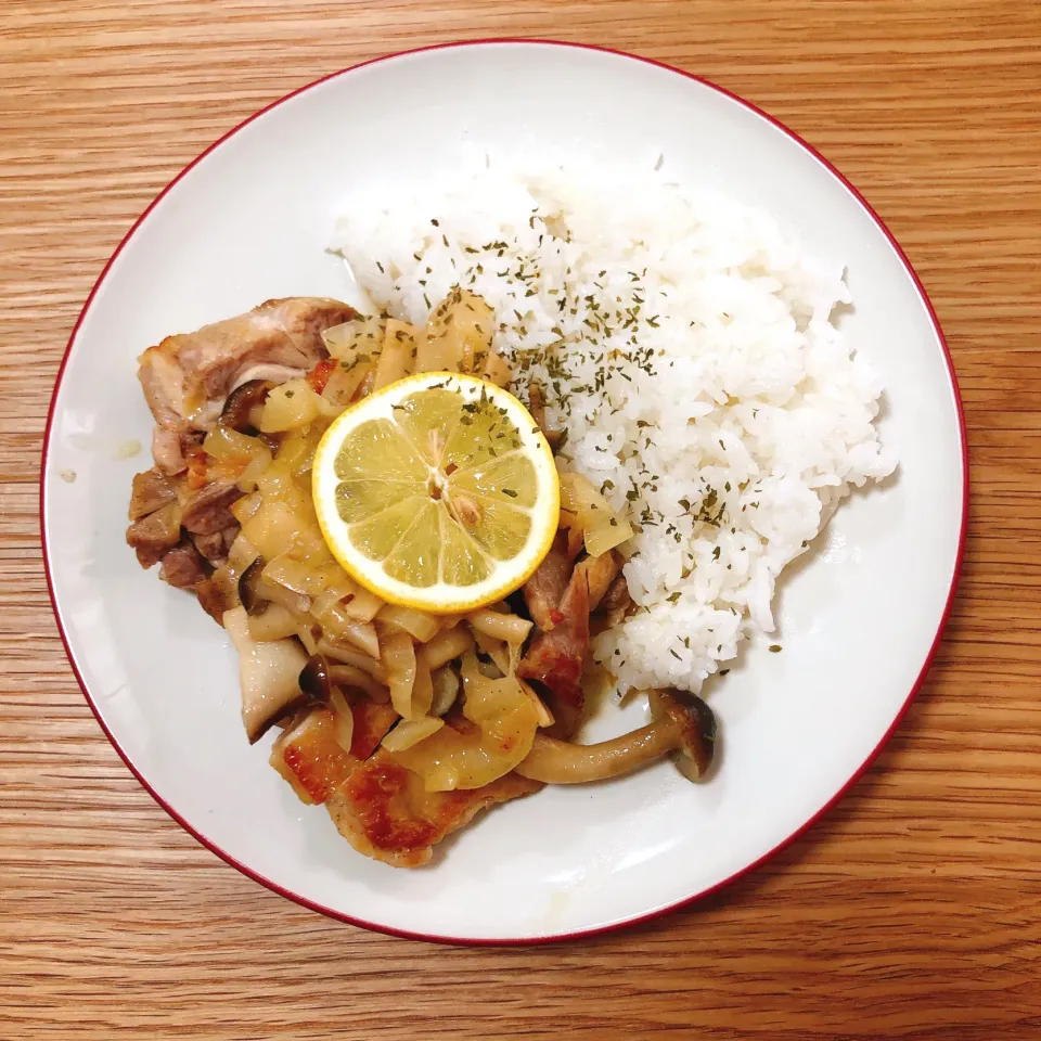 Snapdishの料理写真:鶏肉のレモンバター焼き🍋|i.mkさん