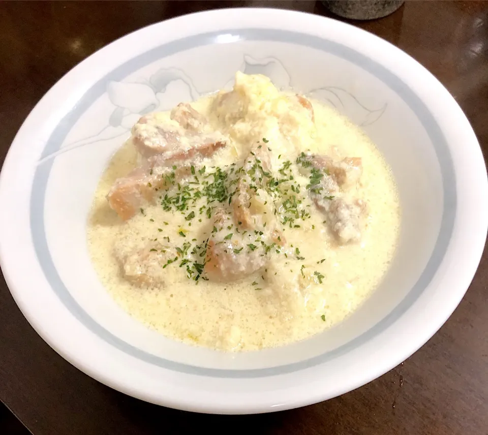 鶏肉とニンニクのクリーム煮|けいさんさん