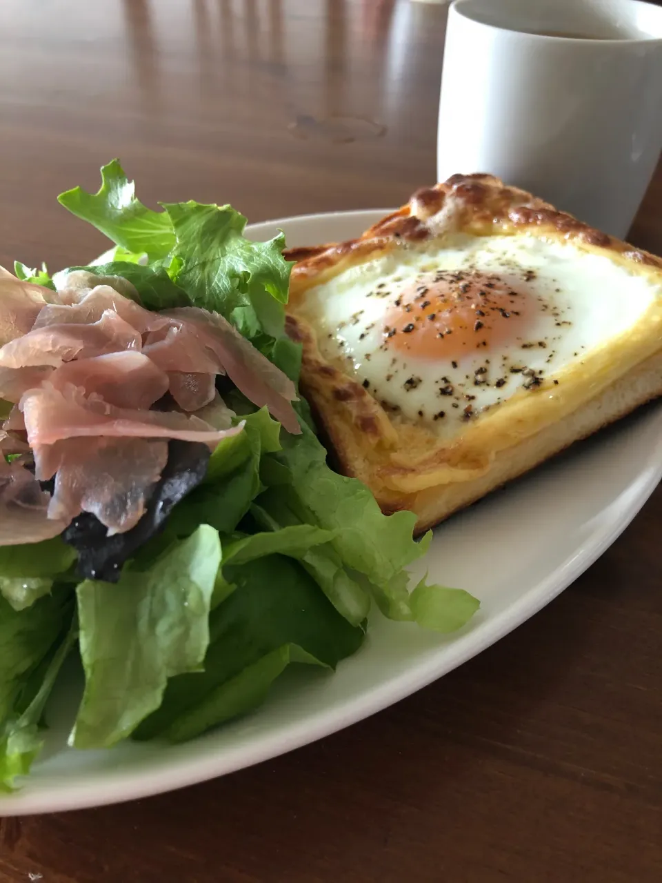 4/5の朝食　目玉焼きトースト|yoneさん