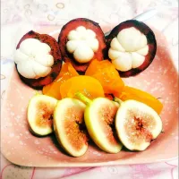 Fruit Medley _ Mangosteen + Perisimmon + Fresh fig ♡ 
#China #FruitSeason #Yummy #MerryTastes #MaryTastings #MryDiner #2019|M³rryTast³s♡さん