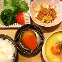 Snapdishの料理写真:コーンクリームシチュー　定食。|okaasansyokudouさん