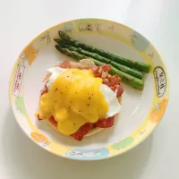 エッグベネディクト  Egg Benedict💛|mikiさん