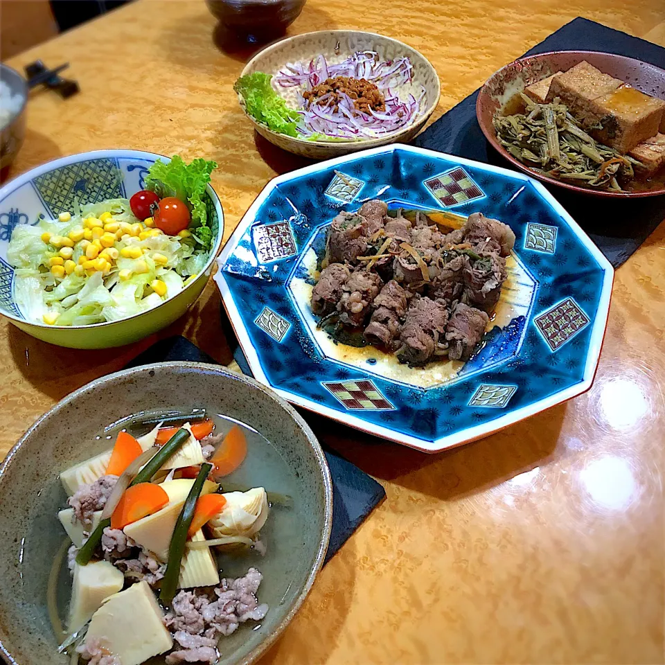 山菜御膳　筍の山椒炊き　ワラビとフキの牛巻き　イタドリと絹さや揚げの炊き合わせ|佐野未起さん