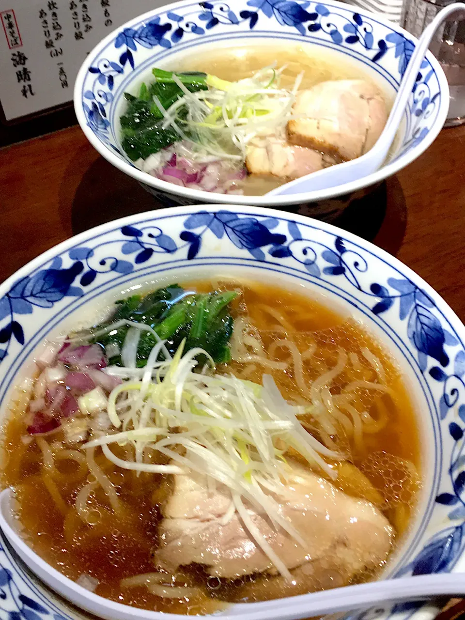 Snapdishの料理写真:4/5オープンの新店　中華そば　海晴れさんで貝出汁醤油らーめん・貝と鯛の塩らーめん|かっぴーさん