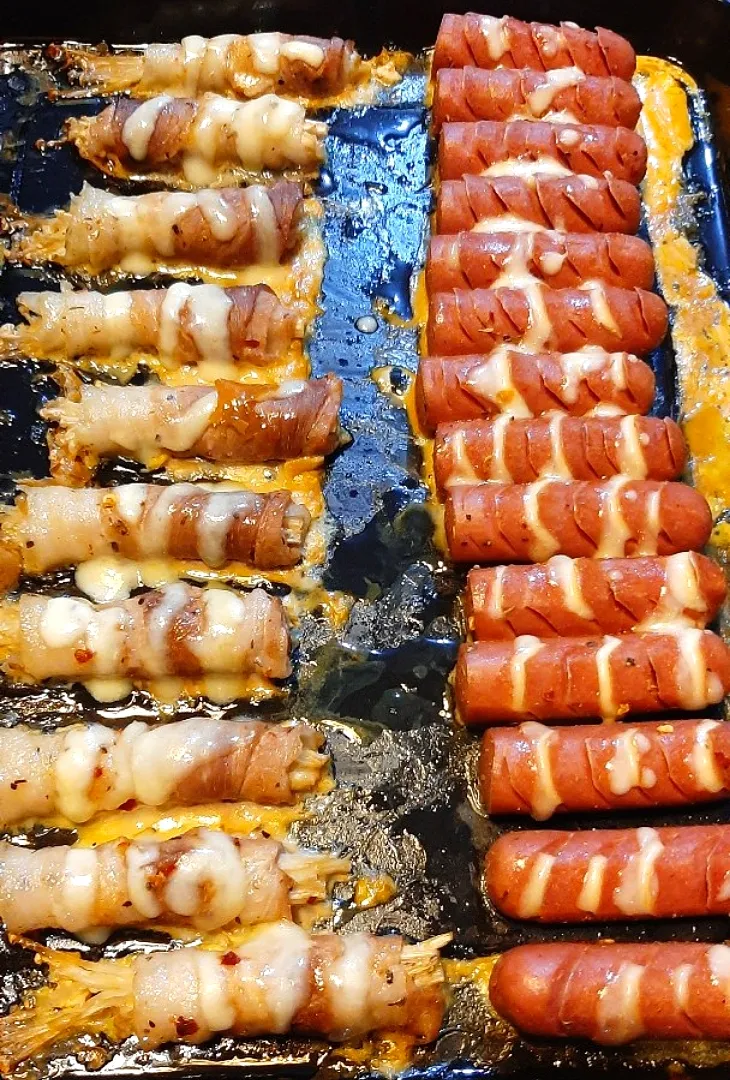 🍄 Baked Enokitake + cheese bacon rolls
🌭 Baked sausages filled wth cheese|ģřãçîöůşさん