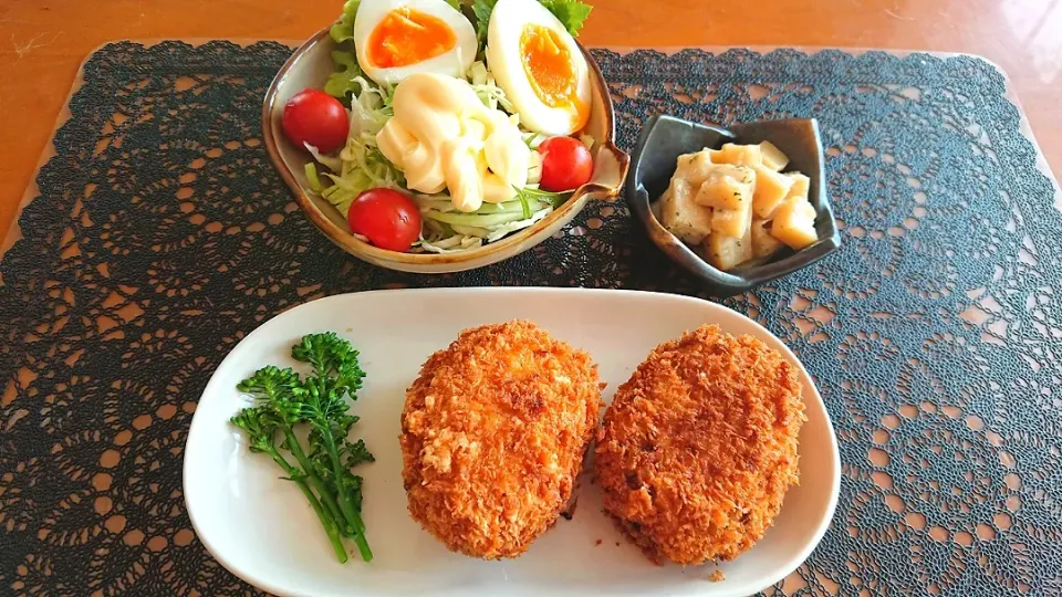 Snapdishの料理写真:☆おからコロッケ
☆野菜サラダ
☆タケノコの木の芽和え|chikakoさん