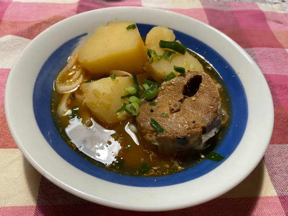 鯖缶とじゃがいもの韓国風煮物|ハルのただ飯さん