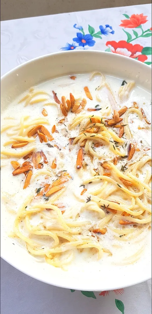 spaghetti with yoghurt and fried pines|Rimazohbiさん