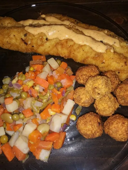 fried whiting fish homemade hush puppies and mix veggies|amazindavisさん