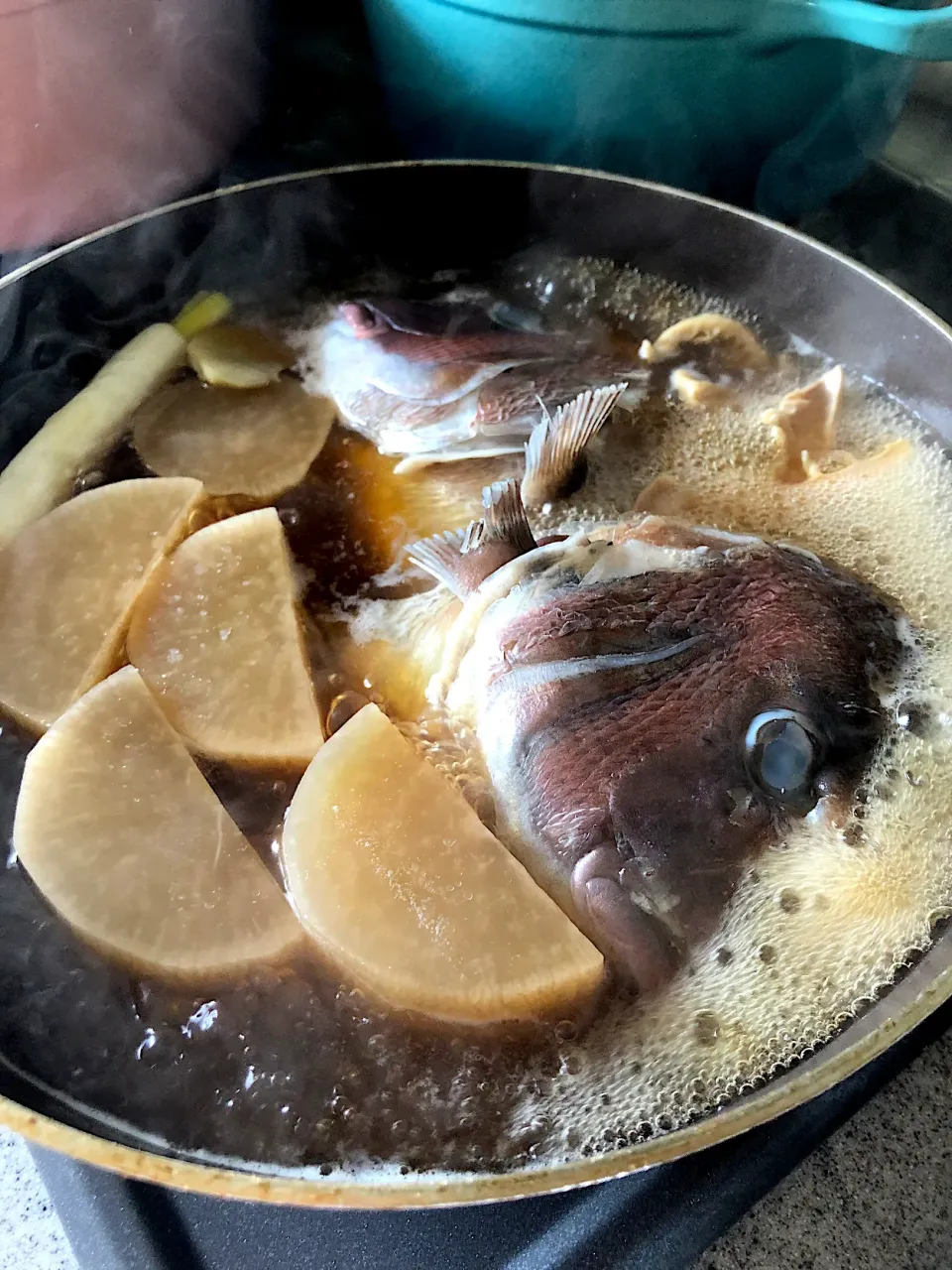 鯛の頭と大根の煮物|志野さん