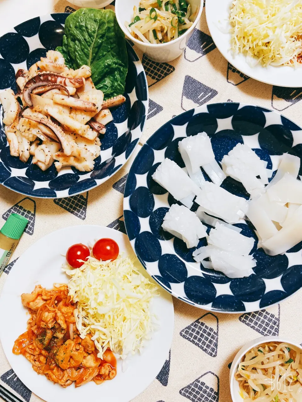 Snapdishの料理写真:昨日の晩御飯🥰イカ刺し🦑塩炒め😄ポークケチャップ😋|ゆきさん