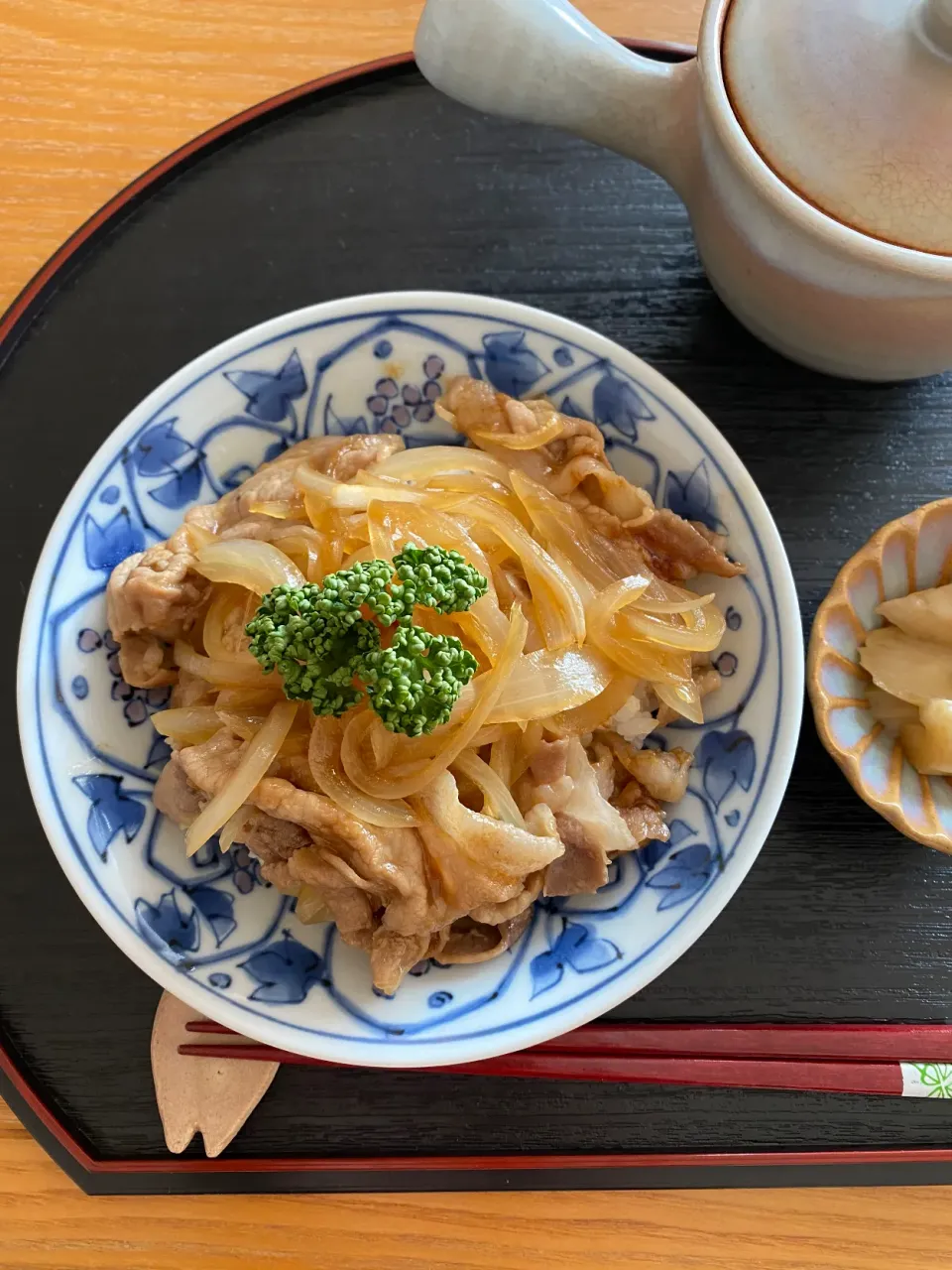 レンチン甘辛豚丼🤘( ˙꒳​˙  )🤘お昼ご飯|サチャンさん