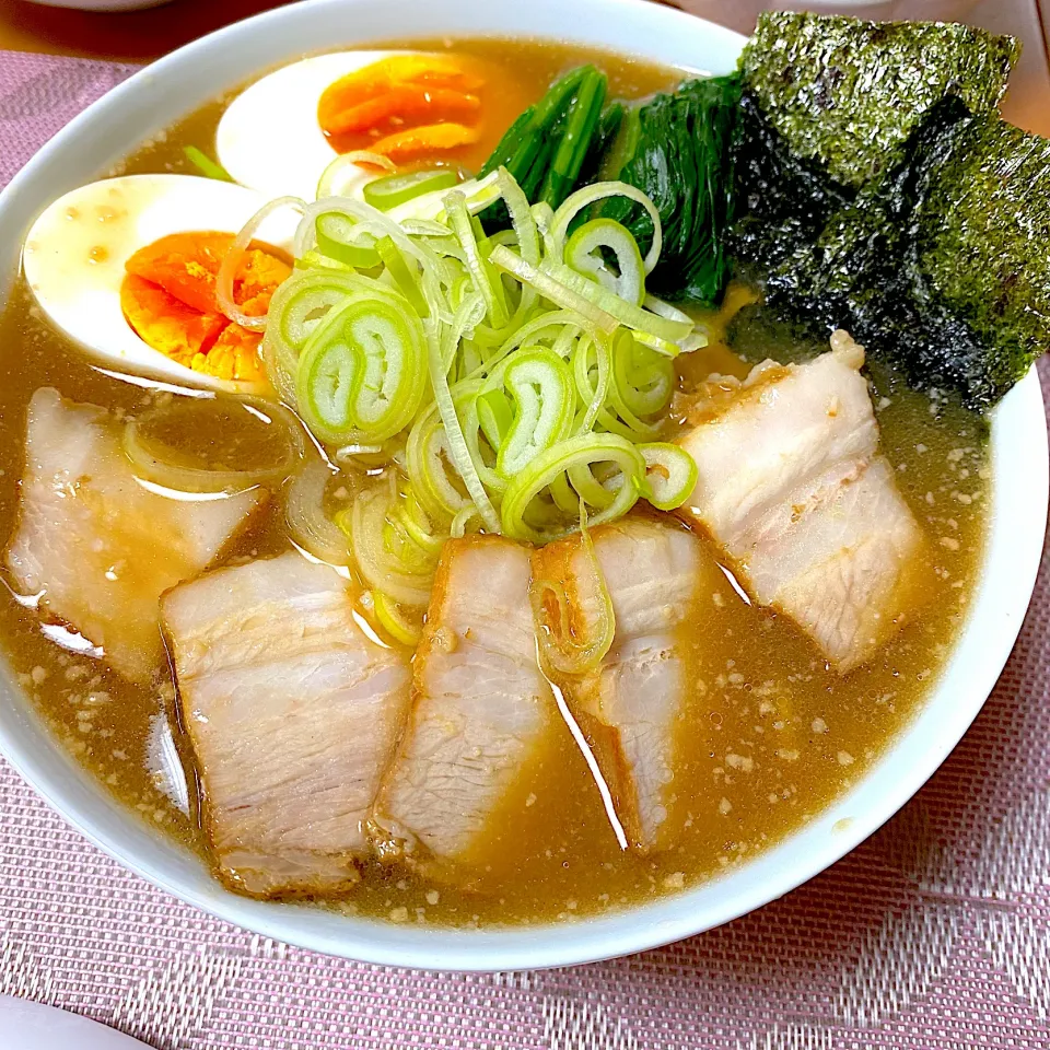 Snapdishの料理写真:手作りチャーシューの燕三条ラーメン|かなママさん